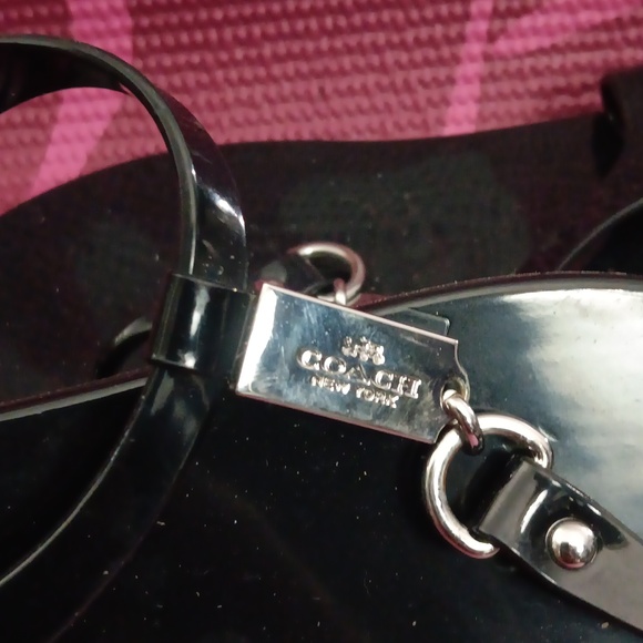 Coach - Picture 2 of 6